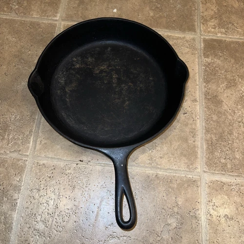 GRISWOLD Number 8 Cast Iron Skillet Pan 704 H Large Block Slant Letter LG Logo