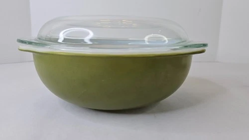 Vintage Pyrex 024 Avocado Green 2 Qt Round Casserole Dish with Lid