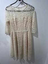 Cream  rose patterned lace vintage dress - size 10