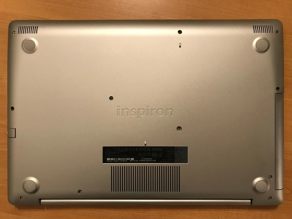 Dell Inspiron 5570 i7-8550U QUAD Core RAM 8Gb 15,6” Full UHD 2Gb SSD 128Gb HDD 1 - Immagine 2 di 4