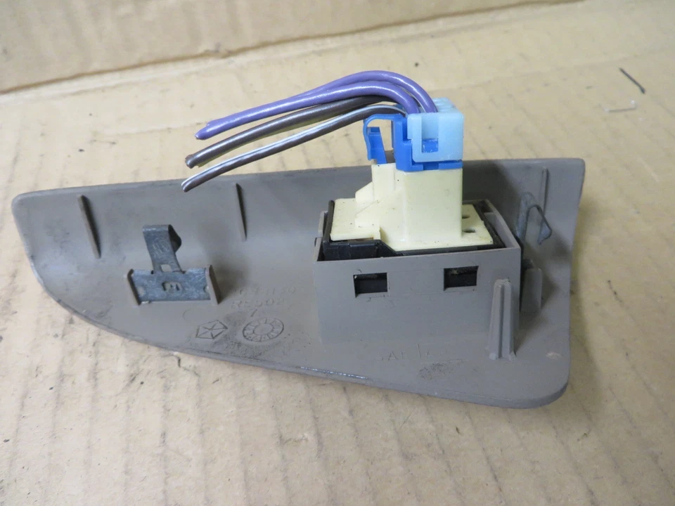 INTERRUPTOR DE VENTANA ELÉCTRICA DODGE INTREPID 97 EAGLE VISION 97 + BISEL BRONCEADO PASAJERO DERECHO Foto 2 de 2