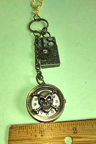 Purse / Belt Charm / Skull & Cross Bone's Pocket Watch / With Domino's Dangly. - Picture 8 of 8