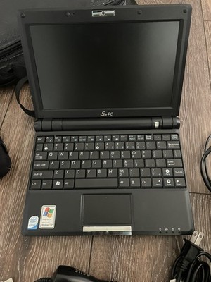 ASUS Eee PC 900 Vintage Netbook   Charger & Case Included
