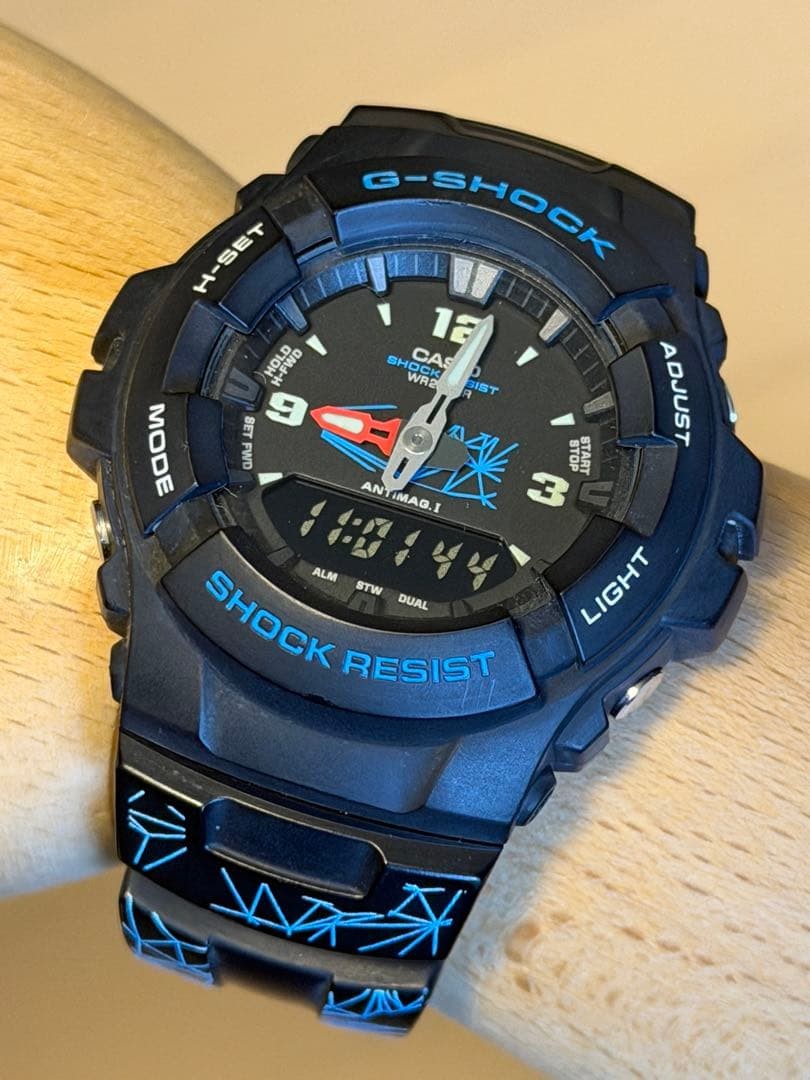 G-SHOCK マルボロG-100 G-SHOCK Marlboro G-100 Digital Analog Watch Limited Edition