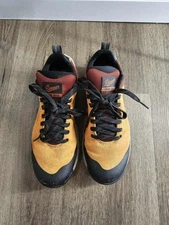 DANNER® TRAIL 2650 GTX Tangerine/Red Women’s Size 8m Hiking Shoes Worn Gently
