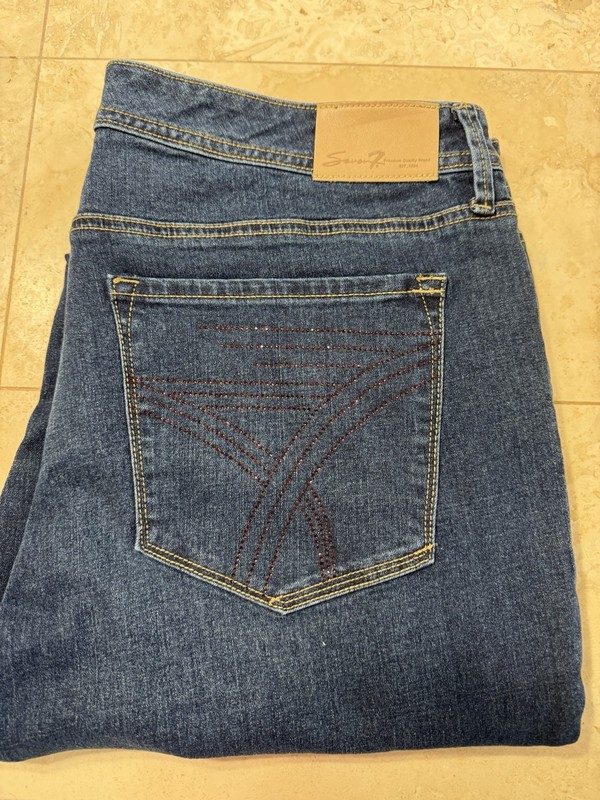 NWT Lane Bryant Boyfriend Capris Size 18 Limited Edition 7 (Seven) Denim Stretch