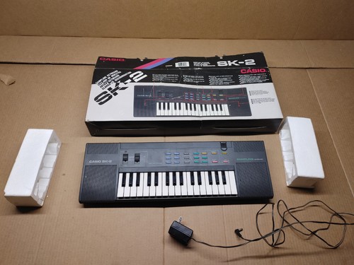 Teclado de muestreo portátil de 32 teclas Casio SK-2 de colección con caja original ¡Funciona! - Imagen 1 de 8