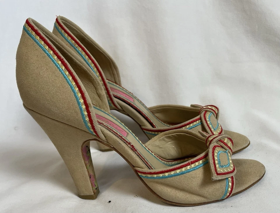 Zapatos de Tacón Alto Betsey Johnson 6 Beige Lona Rojo Azul Borde Lazo Sin Cordones Formales Foto 4 de 4
