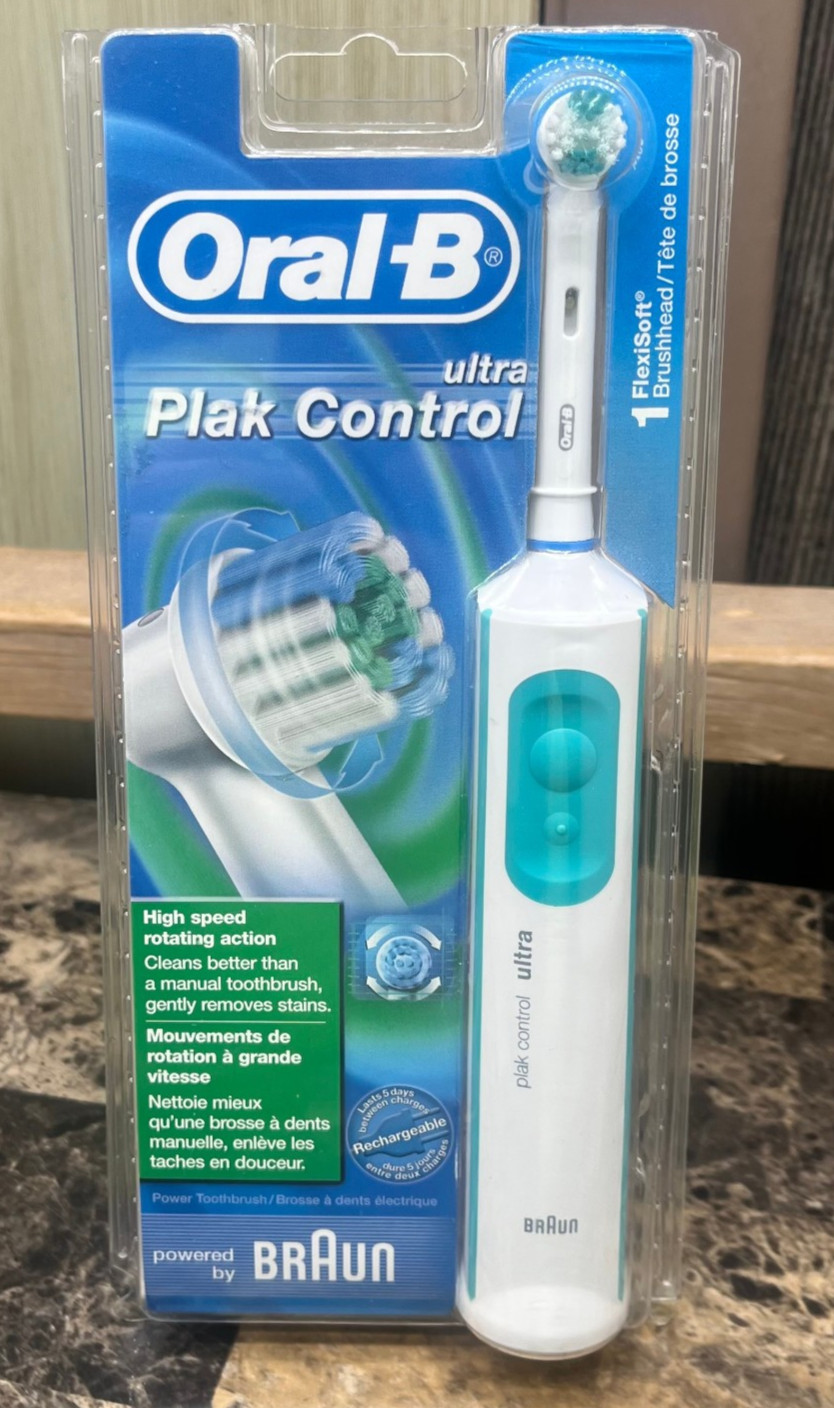 Braun Oral-B Ultra Plak Control FlexSoft Electric Toothbrush
