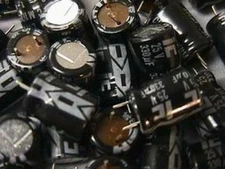 50 Illinois Capacitor 330uF 25V CKHM Radial Electrolytic Capacitors