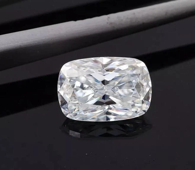 EGL Lab-created Loose Diamond 1.35 Carat H / VVS2 Cushion Cut 7.8 x 5.8 mm R71 - Image 3 of 4