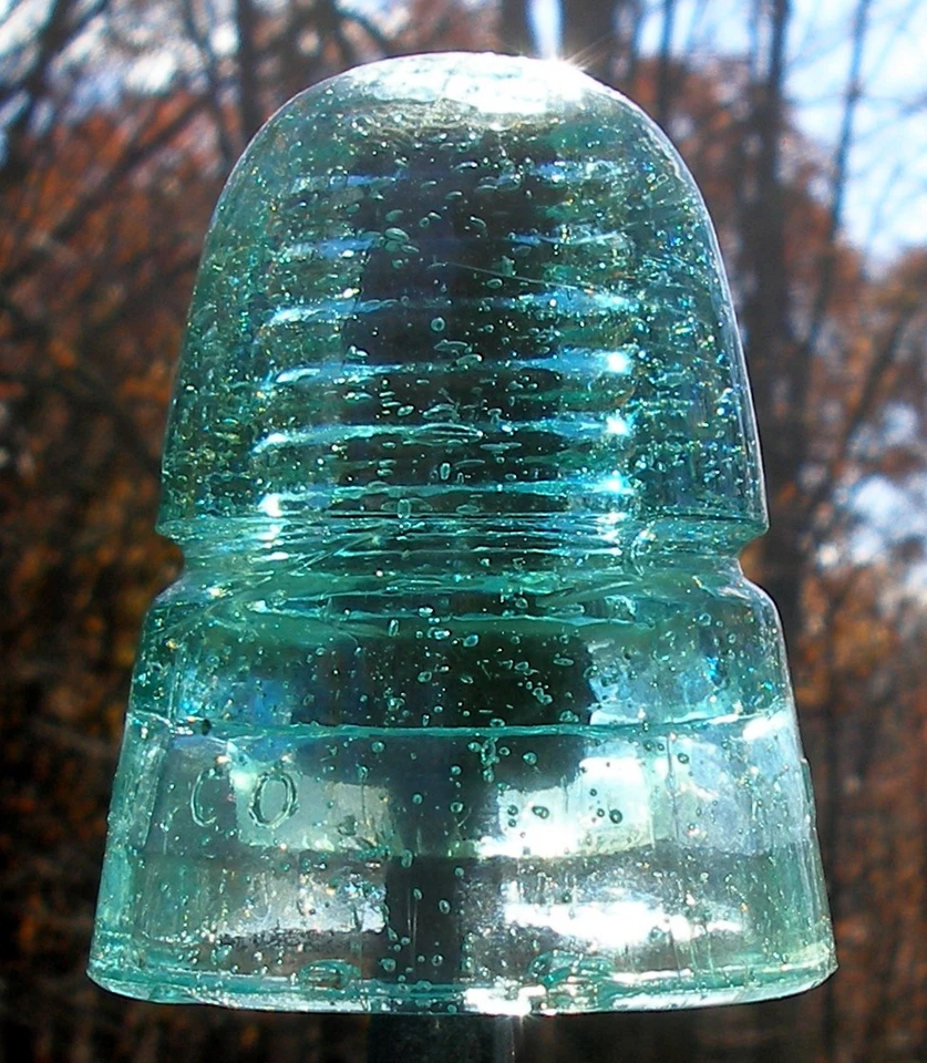 BUBBLIOUS Beehive Glass Insulator! - Image 2 of 4
