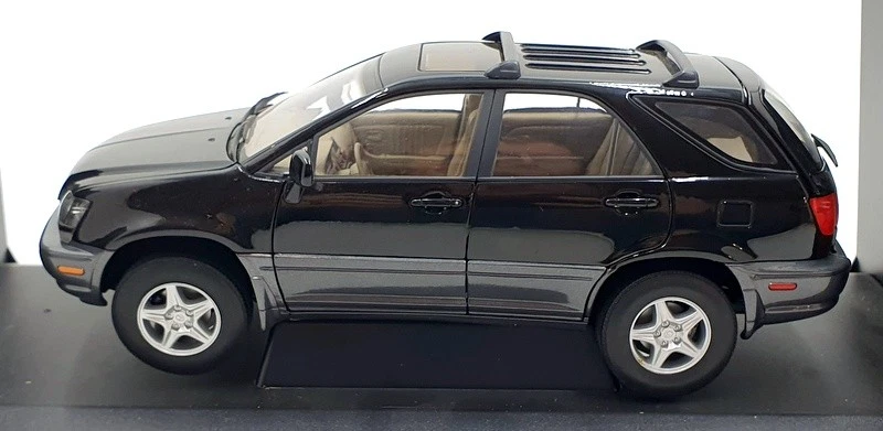 Autoart 1/18 scale Diecast 70032 - Lexus RX300 SUV - Black - Image 3 of 4