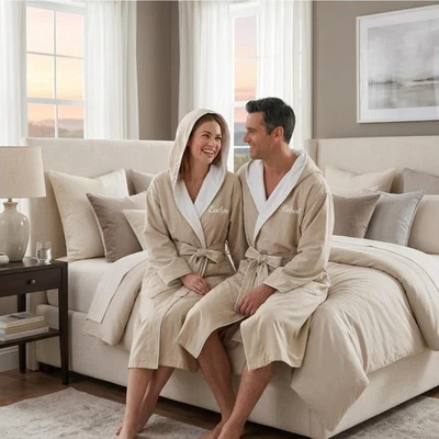 Fleece-Bademantel Kapuze PERSONALISIERT mit Name 100%Baumwolle Luxus-Bademantel - Bild 1 von 4