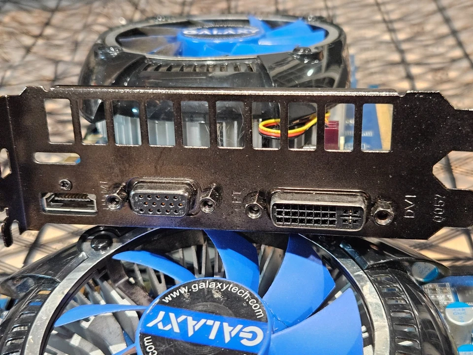 2 X Galaxy GeForce GTS 250 1GB DDR3 PCIe Bundle- **READ** - Image 2 of 4