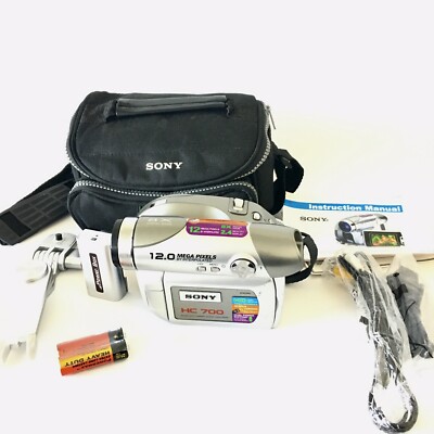 SONY Handycam フルHD 12.0メガピクセル FDR-AX43_1_B_main2.jpg