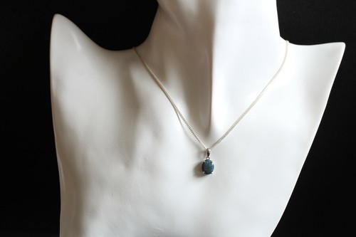 Natural black opal 1.50ct pendant set in 18ct 18K white gold Made in Australia - Picture 6 of 10