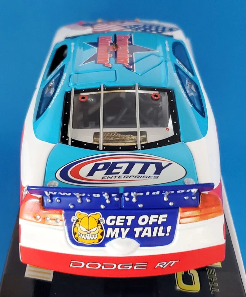 RC AUTHENTICS 1/24 РИЧАРД ПЕТТИ #43 GARFIELD GRINNIN & WINNIN NASCAR DODGE - Изображение 3 из 4