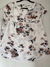 Fun to Fun womens size XXL white blouse with rust color flowers