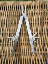 VINTAGE LEATHERMAN MULTI-TOOL MADE IN U.S.A PORTLAND, OR- USED BLADE CHIP (M)