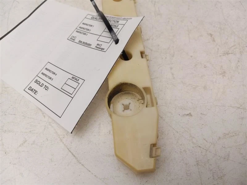 Soporte de parachoques trasero derecho Nissan Rogue 2011 Foto 2 de 4