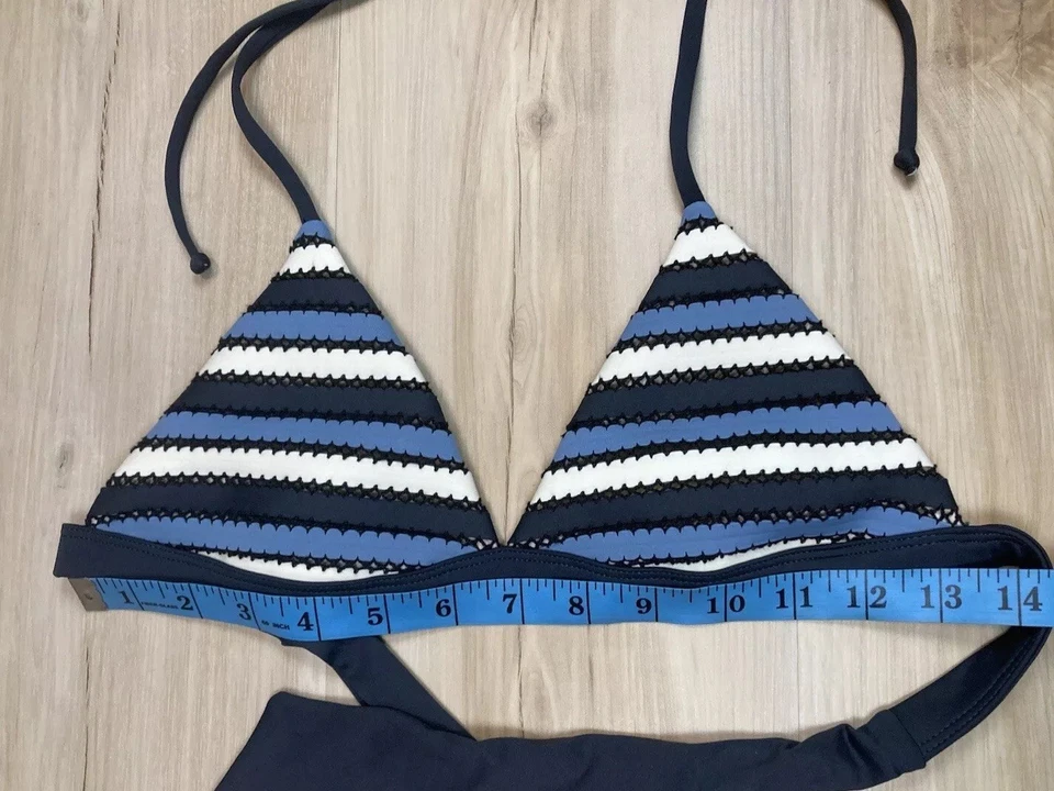 Top de Bikini PilyQ Triángulo Talla S Venecia Rayas Azul Cielo/Azul Marino Perfecto Estado Pequeño S Foto 4 de 4