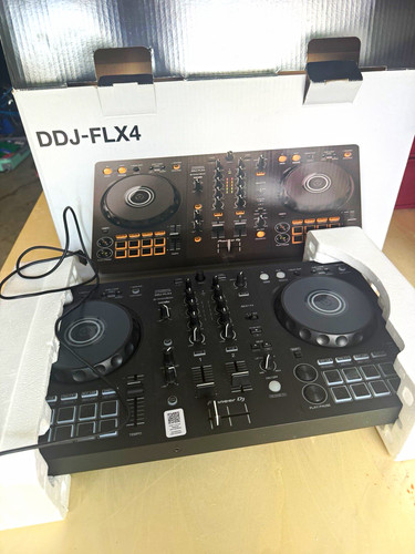 Pioneer DJ DDJ-FLX4 2-Channel 2-Deck USB Tabletop Controller 16 Pads Black