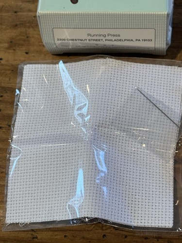 PUSHEEN Mini CROSS STITCH Kit Ages 7+ Running Press PARTIALLY COMPLETED - Imagen 5 de 12