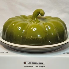 Le Creuset Olive Green Pumpkin Covered Butter Dish Cheese Serving Tray NIP