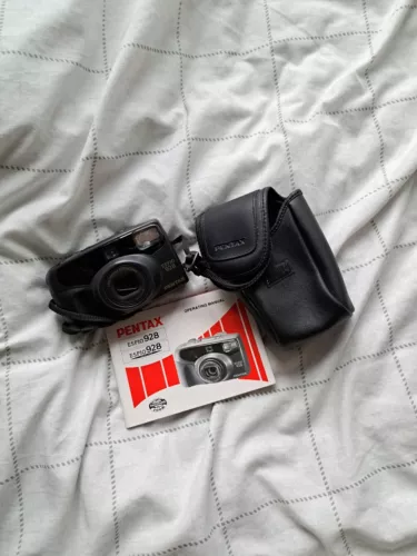 Pentax Espio 928 35mm Compact Film Camera + Kodak Gold 200 (check description)