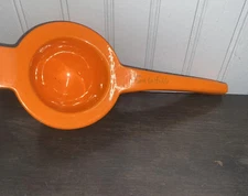 Sur la table Manual Hand Lemon Lime Citrus Squeezer-Juicer Press - Orange 