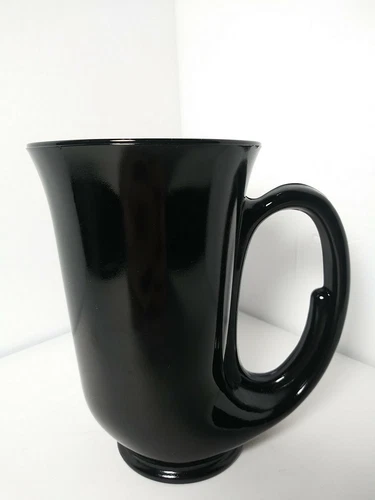 Tiara Indiana Glass Black Hunter Horn 12 ounce Mug Tankard