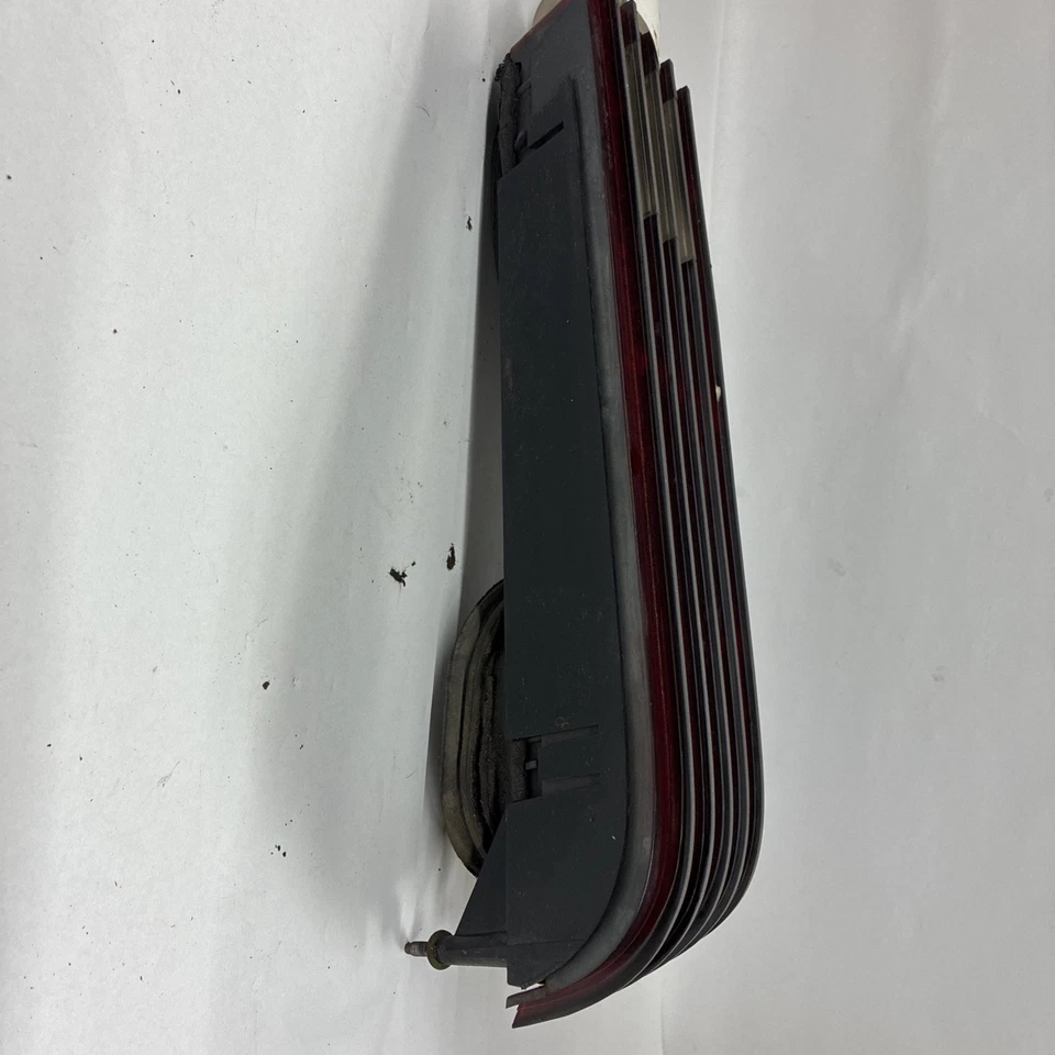 Conjunto de luz trasera Mercury Capri 1983-1986 lado derecho de fábrica OEM Foto 4 de 4
