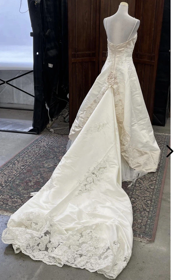 Mon Cheri Champagne Trim Beaded Wedding Dress with Train. Great Condition Size - Image 4 of 4