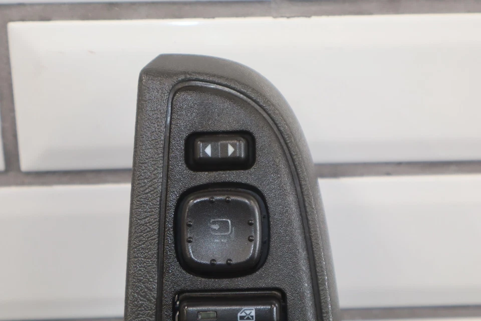 03-06 Interruptor de ventana maestra izquierda izquierda conductor Chevy Tahoe (carbón oscuro 922) Foto 2 de 4