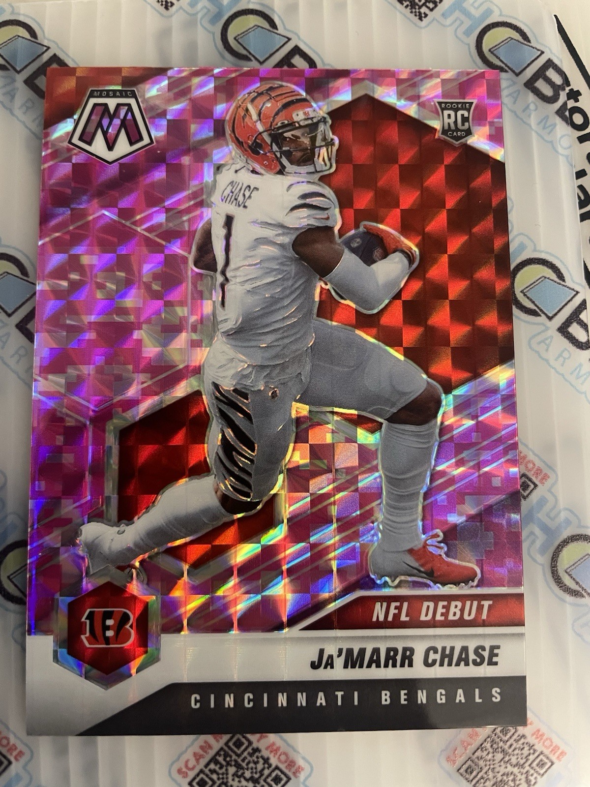 2021 Panini Mosaic - NFL Debut Ja'Marr Chase Camo Pink Mosaic Prizm & Luminance