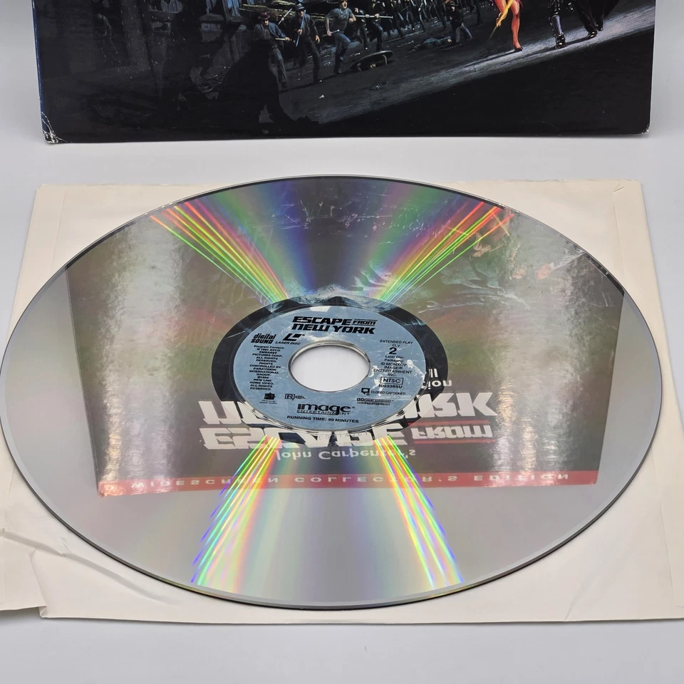 John Carpenter's Escape From New York Laserdisc Widescreen Collector's Edition - Image 3 of 4