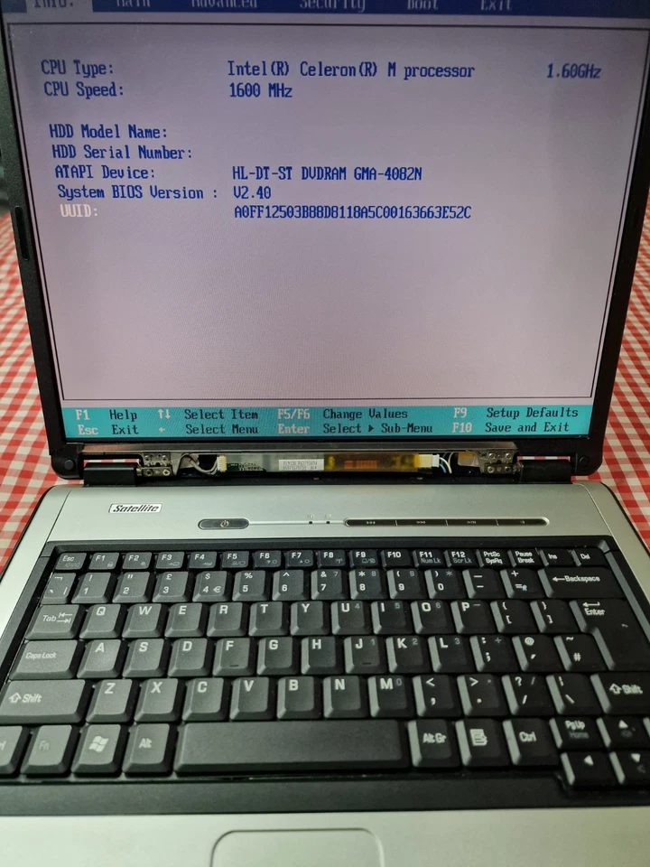 Toshiba Satellite L100-109 Laptop Intel Celeron M 1.6GHz 15" For parts Read Desc - Image 2 of 4