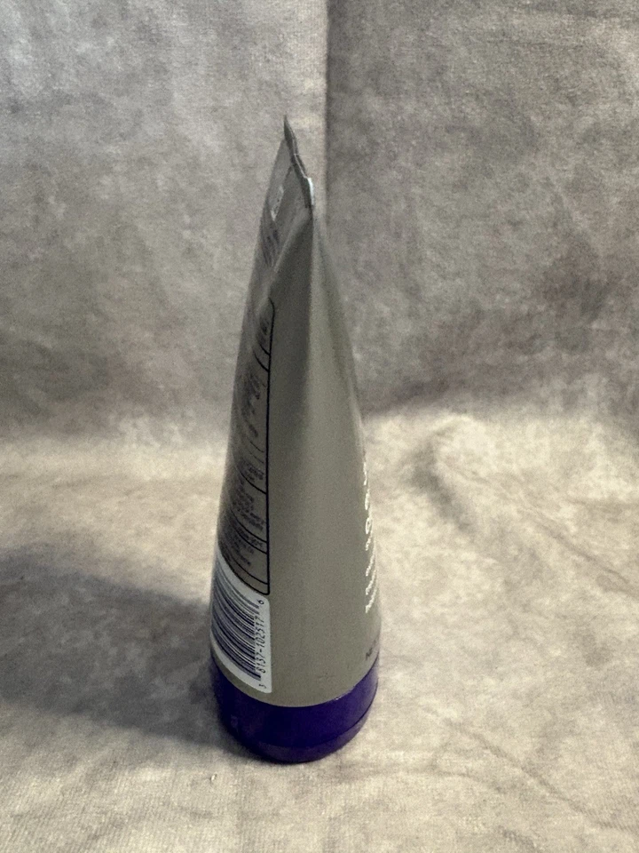 Clean & Clear Advantage 3-in-1 Exfoliating Cleanser 5oz – Discontinued Formula - Image 3 of 4