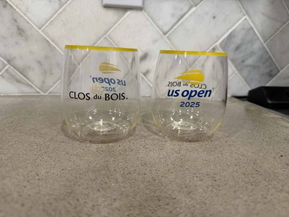 美国公开赛(网球)2025 年酒杯防摔塑料封口。 2 件套 — 第 2/2 张图片