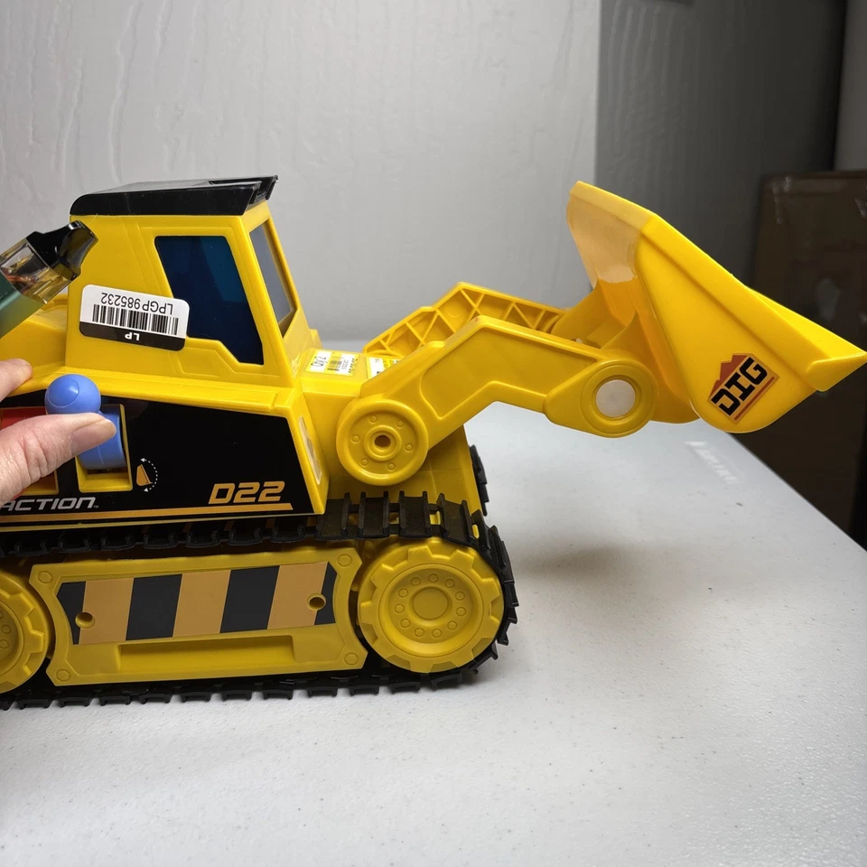 Maxx Action 2-N-1 Mega Mover — строительный грузовик D22 движется, звучит, поднимает T20 - Изображение 2 из 4