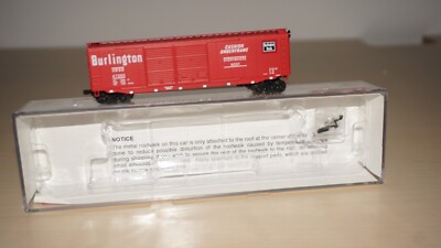 RF42/7] Roundhouse 82102 N Gauge 50  Double Door Box Car C. B. Q. Boxed