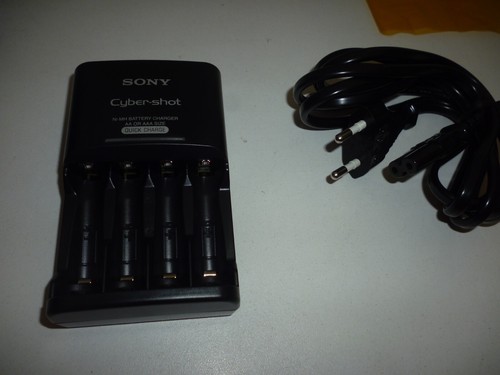Pour appareil photo Sony Cyber shot – étui (réf LCS-CFR) et chargeur (BC-CSQ3) - Photo 10/12