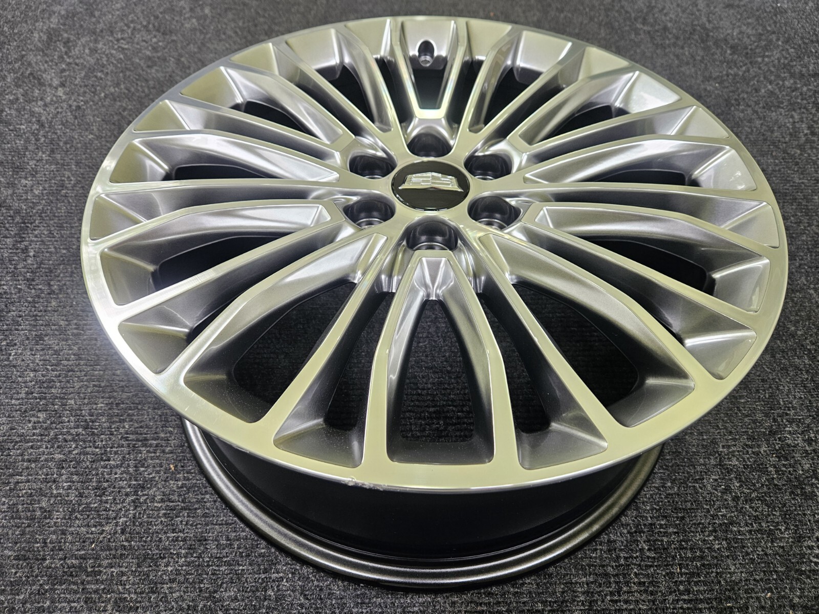 Cadillac XT5 Factory OEM 20" x 8" Wheel 2017 - 2019 Machined Hyper Silver Rim