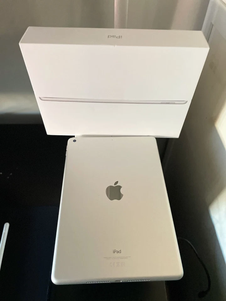 Apple 2021 iPad 10,2", Wi-Fi, 64GB - Argento 9ª generazione-IOS26 Beta - Imagen 3 de 4