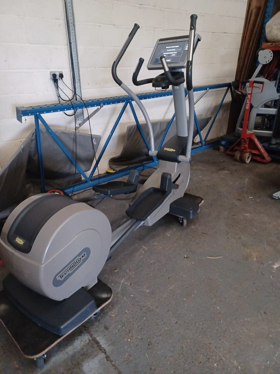 Technogym crosstrainer store excite 700