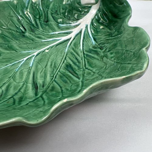 Bordallo Pinheiro Footed green CABBAGE LEAF 10" Serving Bowl Portugal Majolica - Picture 9 of 10