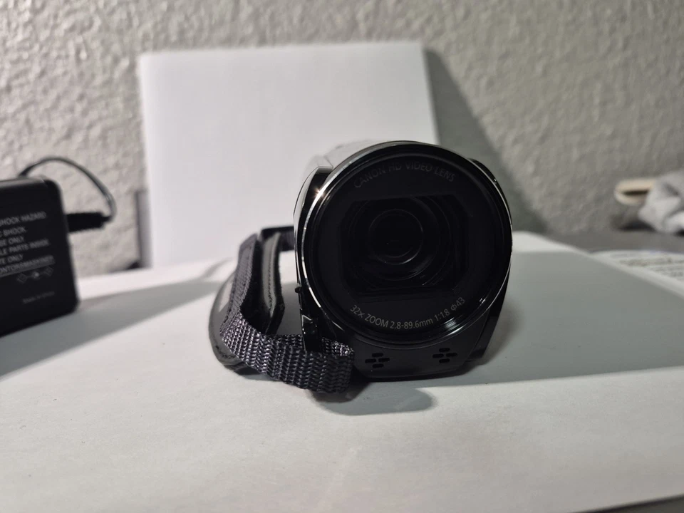 Canon VIXIA HF R700 Full HD Camcorder Black Tested Works Great  W/Charger - Image 4 of 4