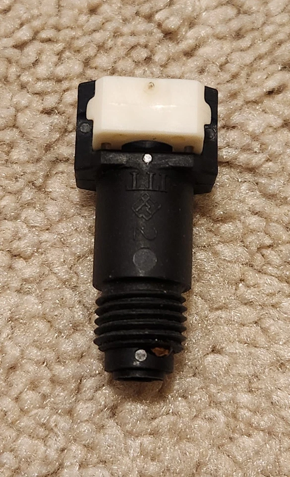 Moen 7590 青铜式替换拉式喷雾器 — 第 4/4 张图片