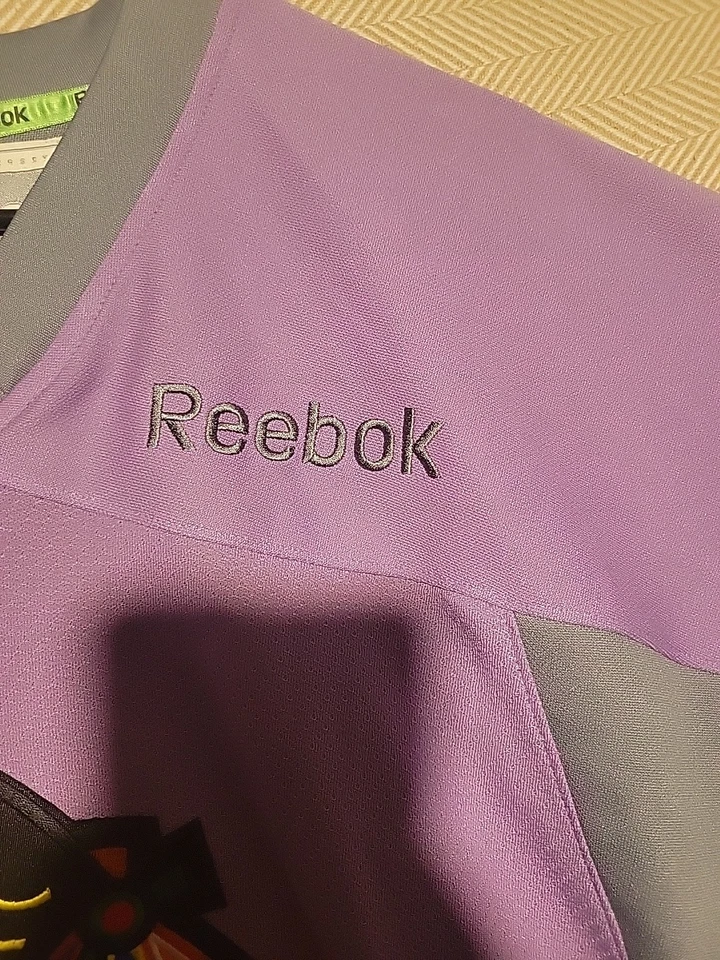 Camiseta deportiva NHL Chicago Blackhawks Reebok Hockey Fights Cancer talla XL Foto 4 de 4